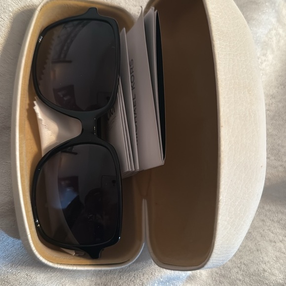 Used twice …fit perfectly - Picture 3 of 8